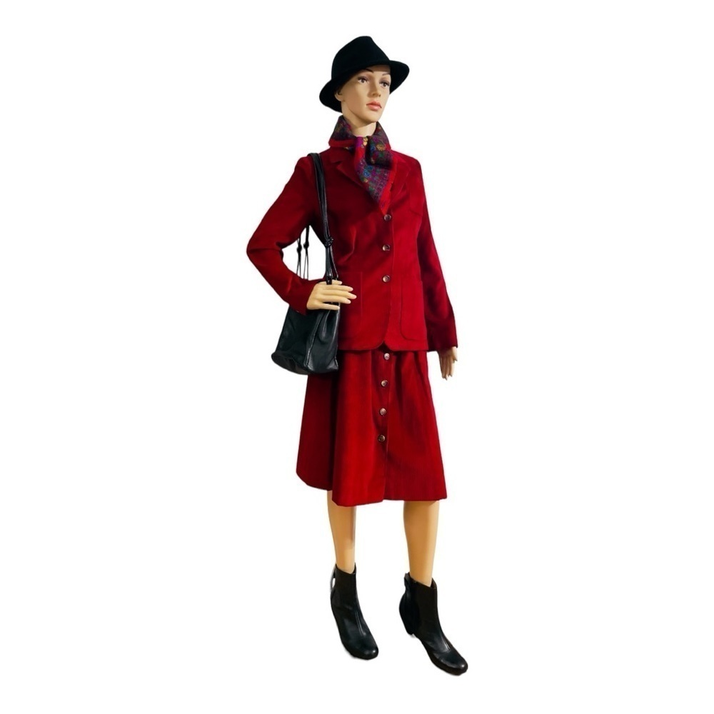 Regatta Sport 70s/ 80s Corduroy Red Skirt Suite Size 6. ~